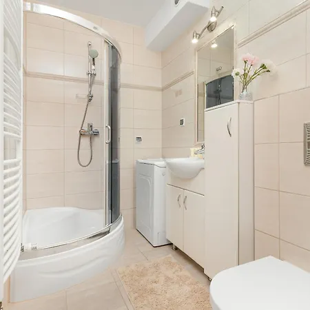 Wakacyjny Z Parkingiem 500 M Od Plazy By Renters