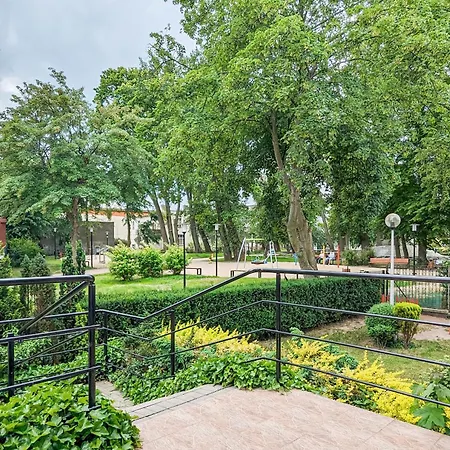 Wakacyjny Z Parkingiem 500 M Od Plazy By Renters Apartment