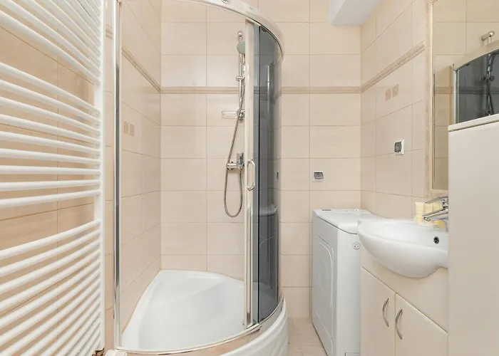 Wakacyjny Z Parkingiem 500 M Od Plazy By Renters דירה פוק