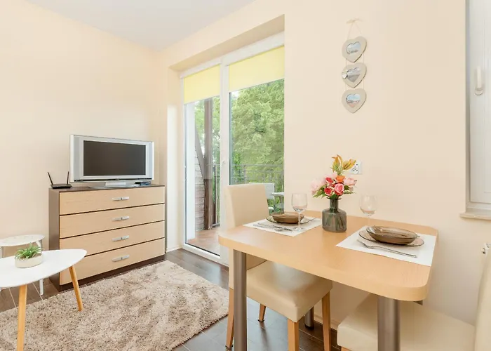 Wakacyjny Z Parkingiem 500 M Od Plazy By Renters